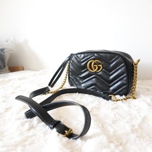 Gucci 8 x 6 x 3 black